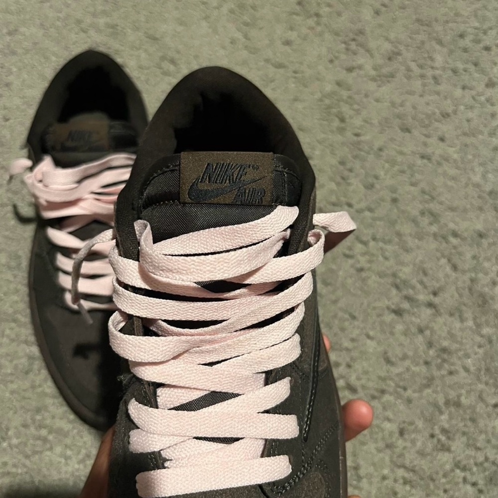 Travis Scott Women's Shoes in Black and Pink
